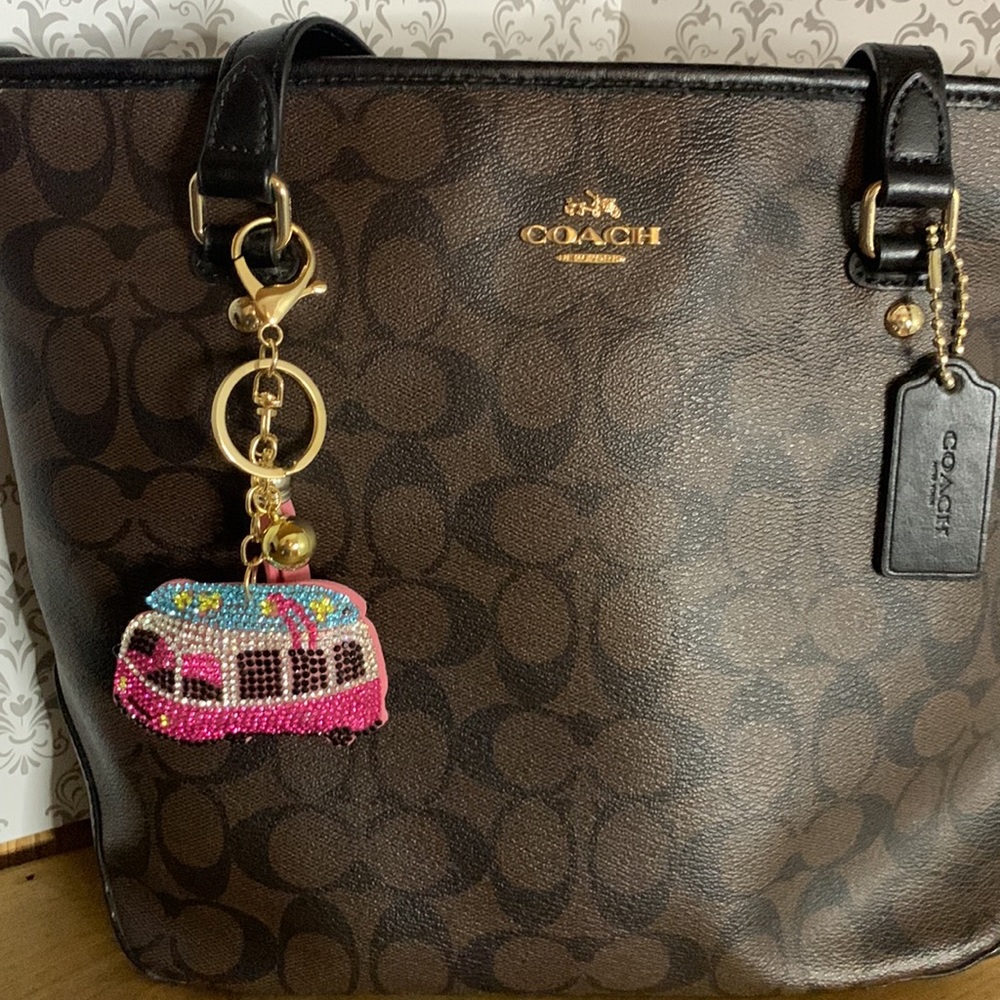 4/$20 NIP Volkswagen Rhinestone Bus Keychain - Picture 2 of 2
